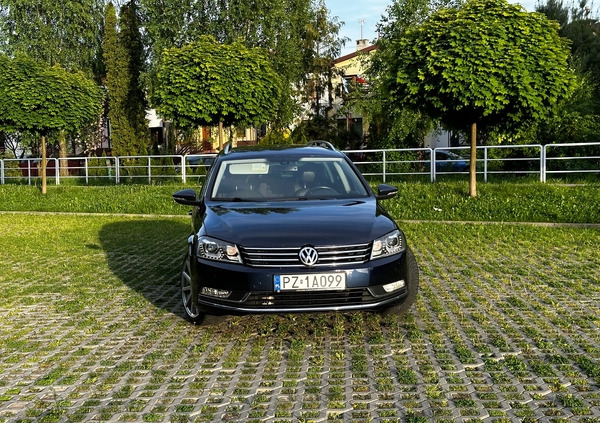 Volkswagen Passat cena 35500 przebieg: 320000, rok produkcji 2012 z Rzeszów małe 301